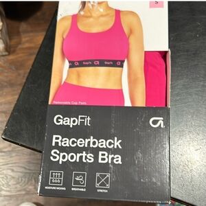 Gap Hor Pink Sports Bra